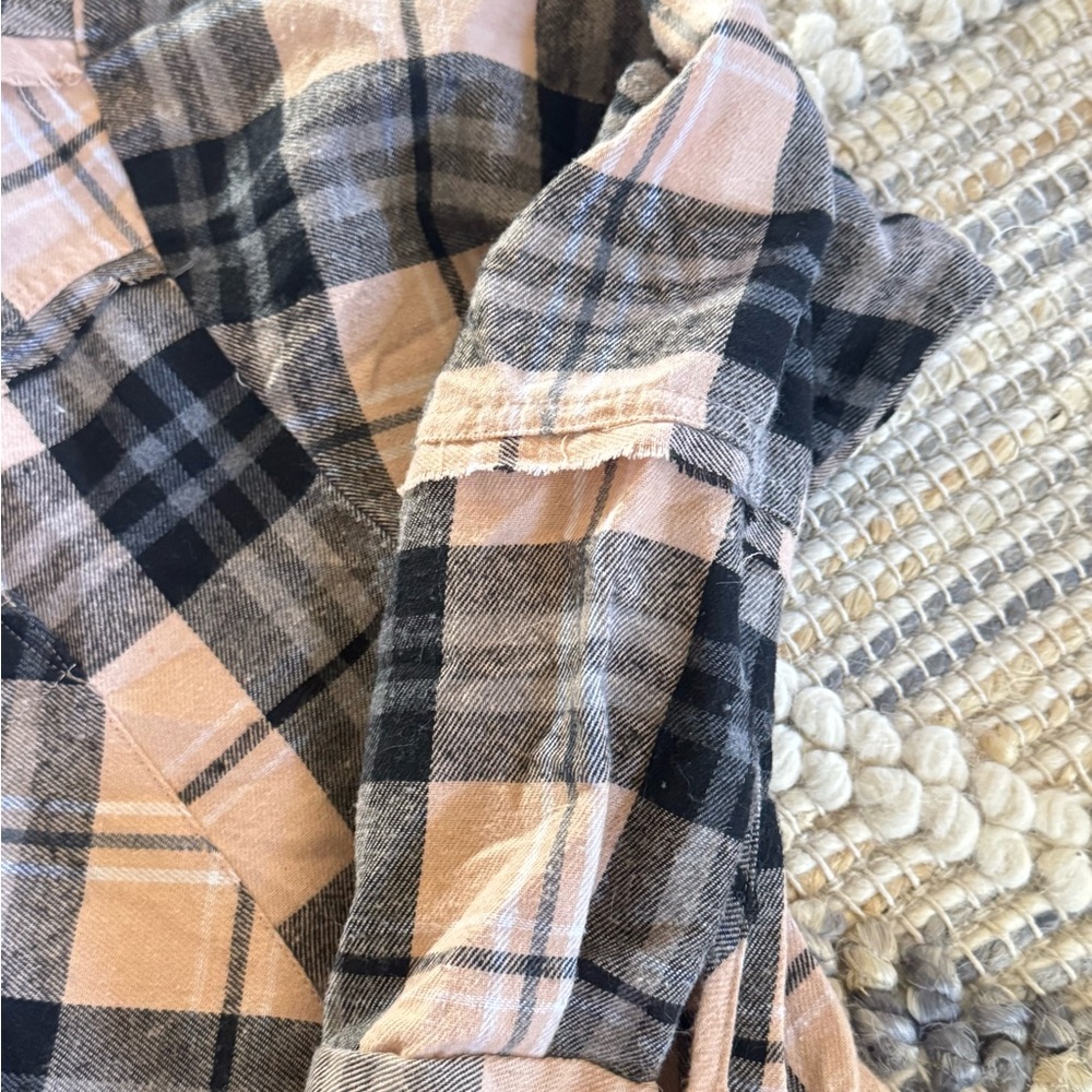 Oli & Hali Plaid Oversized Flannel - Picture 7 of 10